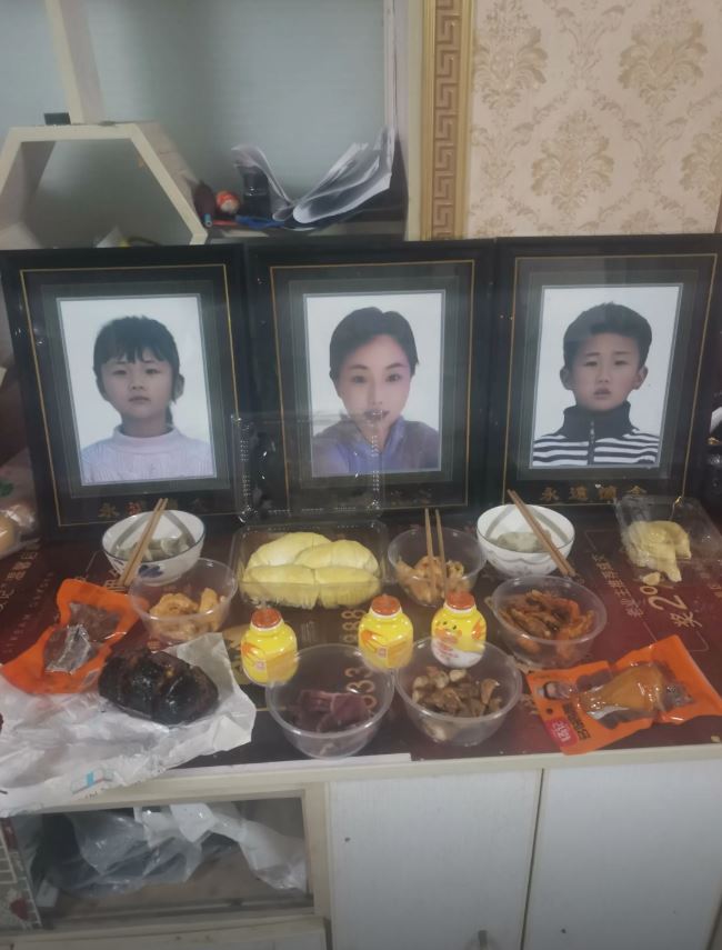 梁先生的妻子及年幼子女被兒時玩伴殺害。抖音＠梁念霞