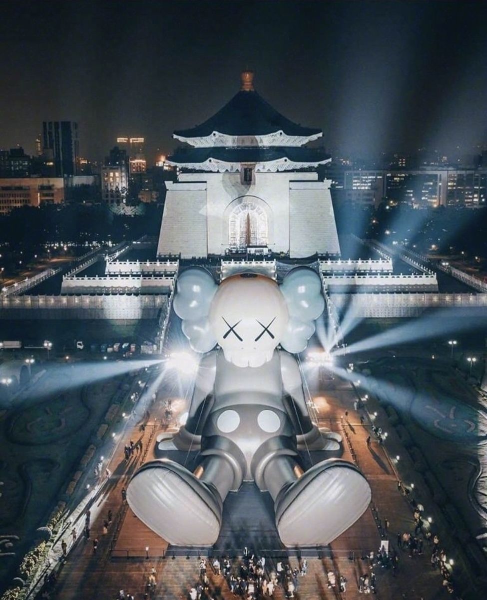 COMPANION在台北展出，吸引大批市民觀賞。