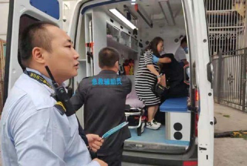 北京地鐵四惠站乘客不適。網上圖片