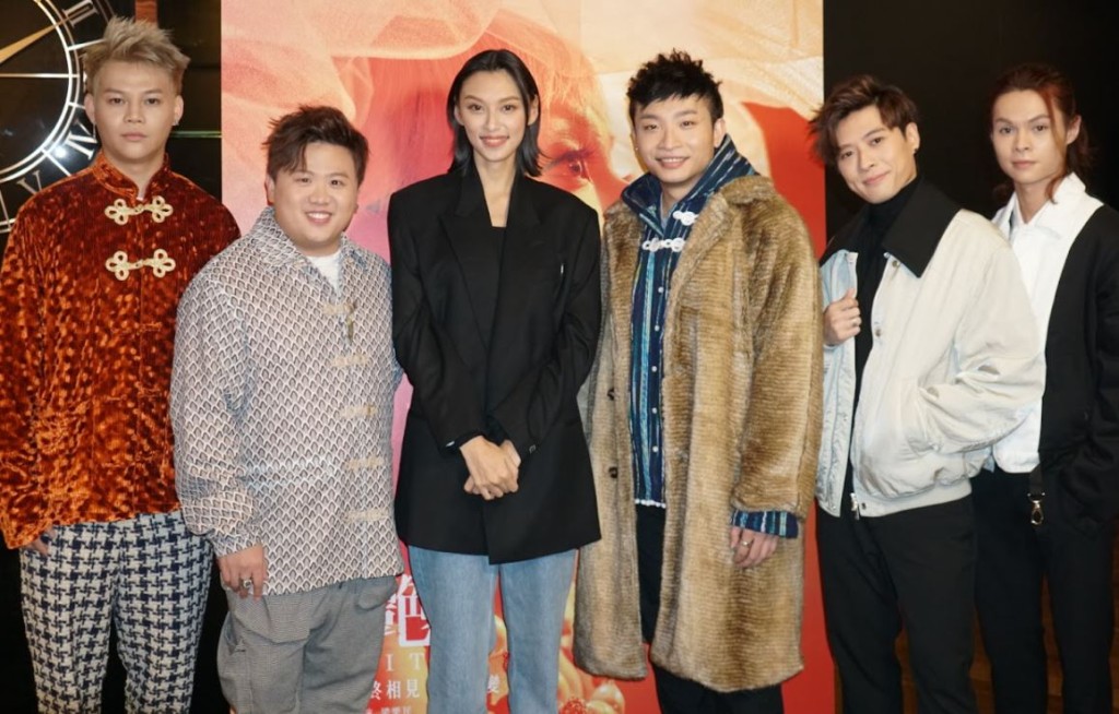 原來肥仔（左二）是王丹妮的偶像。