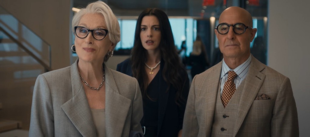 原本Sydney應該出現在艾美莉賓特會見梅姨和安妮之前，扮演名牌高管的艾美莉正招呼她試衫。