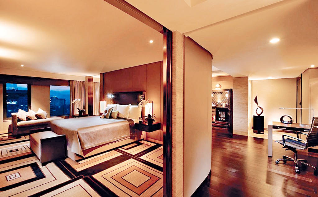 內地高端酒店市場正陷入「招商火熱」與「經營寒冬」的強烈反差。