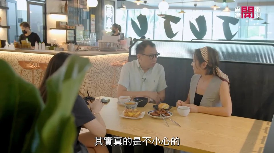 许绍雄2018年正式移居新加坡。(电视截图)