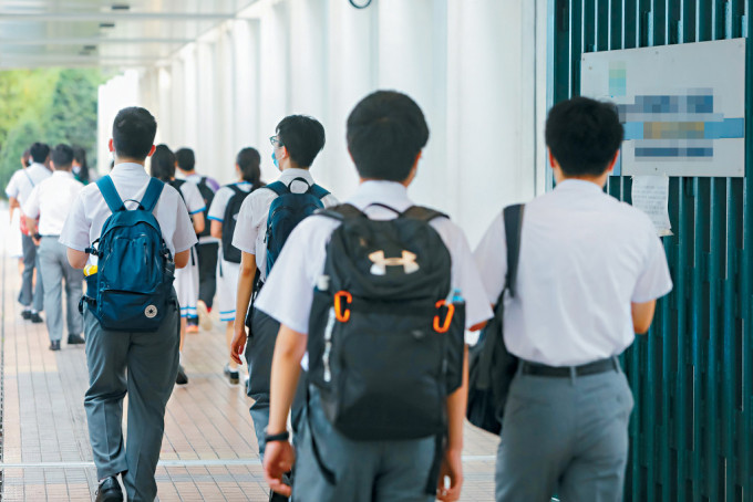 你們最痛苦煎熬的高中3年,我也一直努力地成長,偶爾希望為你們帶來一些動力、一些知識,還有一些做人的應有態度。(資料圖片) 你們最痛苦煎熬的高中3年,我也一直努力地成長,偶爾希望為你們帶來一些動力、一些知識,還有一些做人的應有態度。(資料圖片)