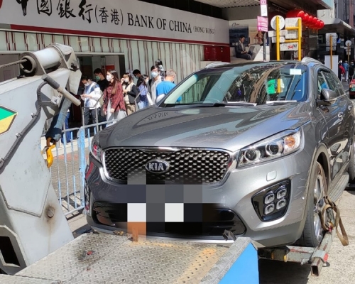 行動中警方拖走9輛違例停泊的車輛。圖:警方提供