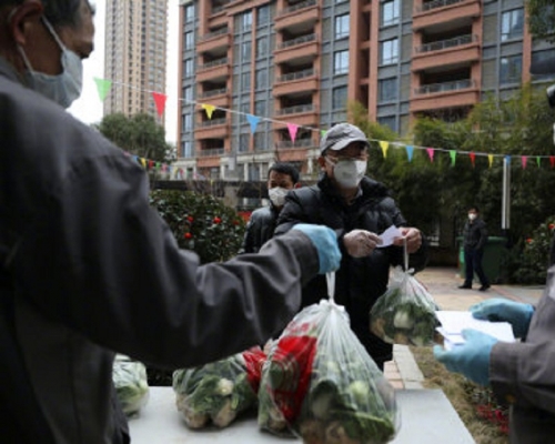 孝感市小區實施物資分發制,禁止居民擅自出入。網上圖片