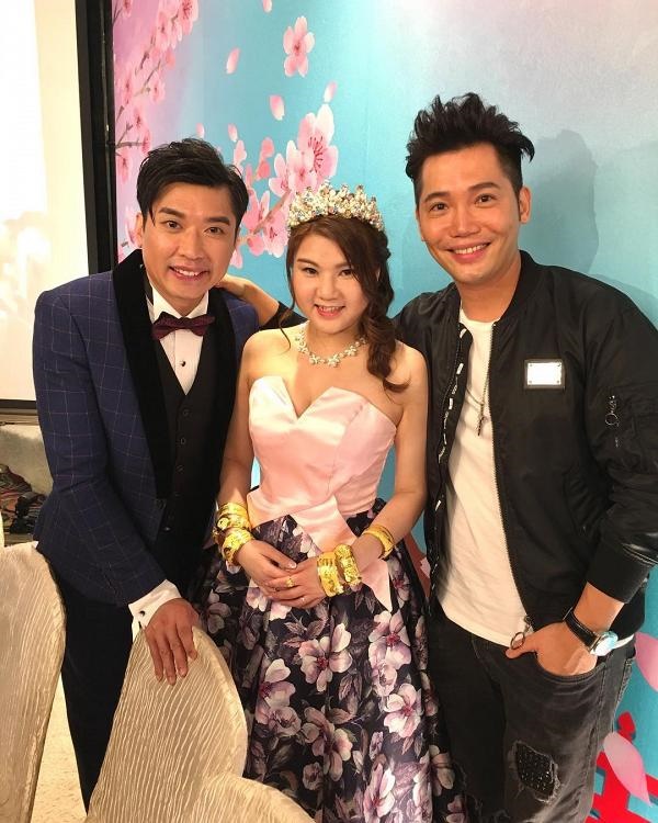 李偉健太太阿寶結婚當日明艷照人。 李偉健太太阿寶結婚當日明艷照人。