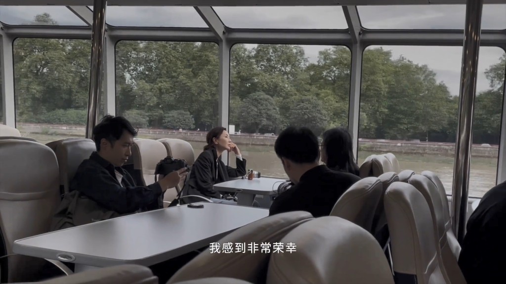 張曼玉早前上載了新一輯廣告花絮。 張曼玉早前上載了新一輯廣告花絮。