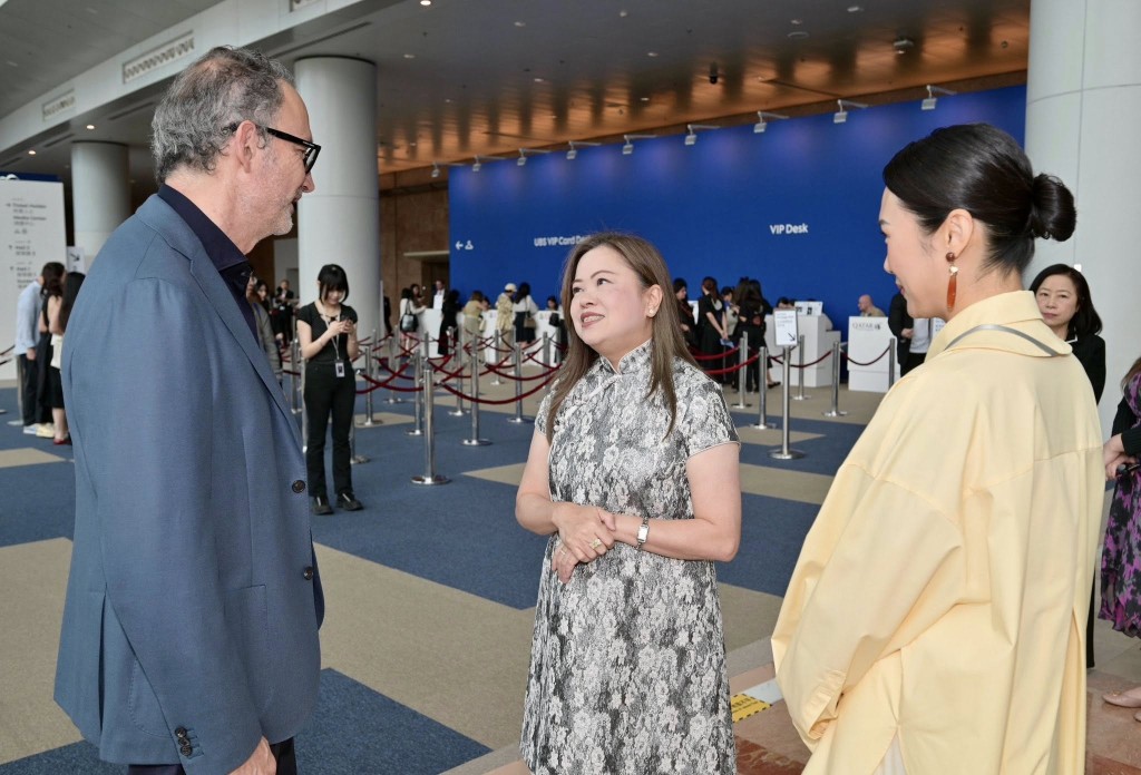 巴塞尔艺术展（Art Basel）2026年展会今天举行开幕酒会，罗淑佩出席活动。罗淑佩FB