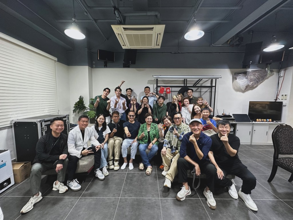 《亞洲星光大道》肥媽、周國豐以及張佳添組成「鐵三角」評審團。 《亞洲星光大道》肥媽、周國豐以及張佳添組成「鐵三角」評審團。