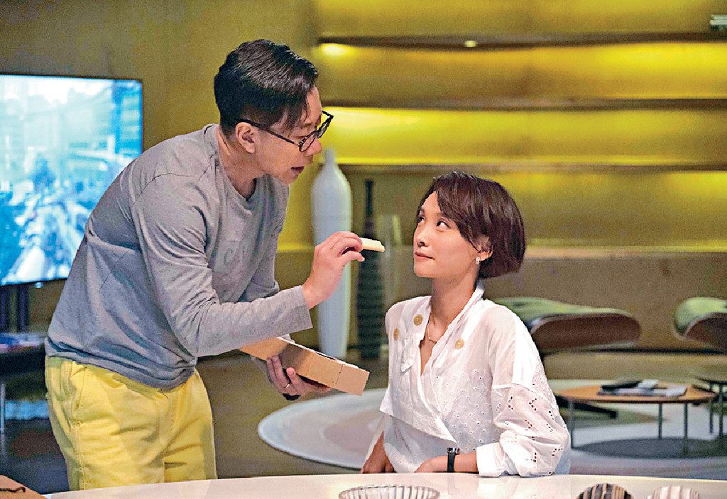 ■這場戲阿談被搞笑的朱康，搞到忍唔到笑要NG。