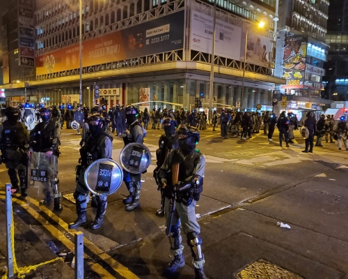大批警員當日在旺角戒備。資料圖片