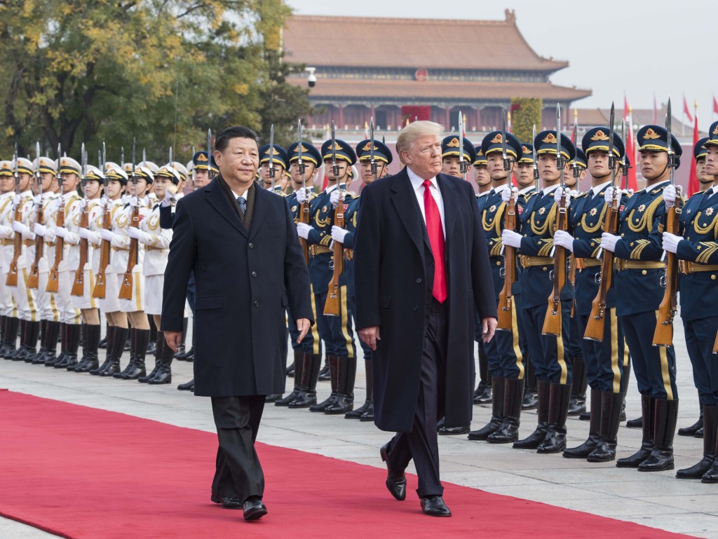 2017年11月8日至10日，特朗普于其首个总统任期内首次对中国进行国事访问。新华社