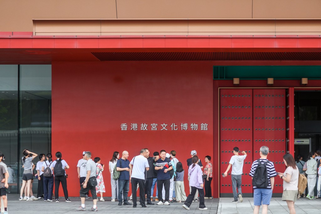 不少市民到香港故宮文化博物館遊玩。何家豪攝 不少市民到香港故宮文化博物館遊玩。何家豪攝
