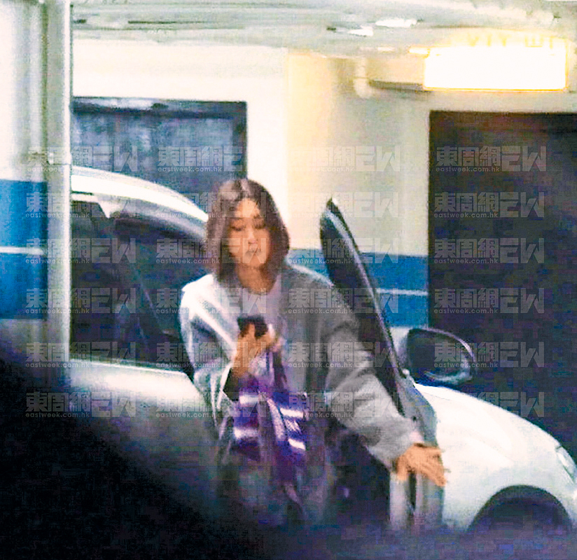 《東周刊》捕獲到胡定欣做「跟得夫人」冧爆老公。