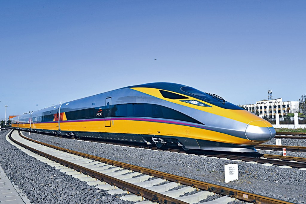 出口印尼的高速動車組在青島中車下綫。 