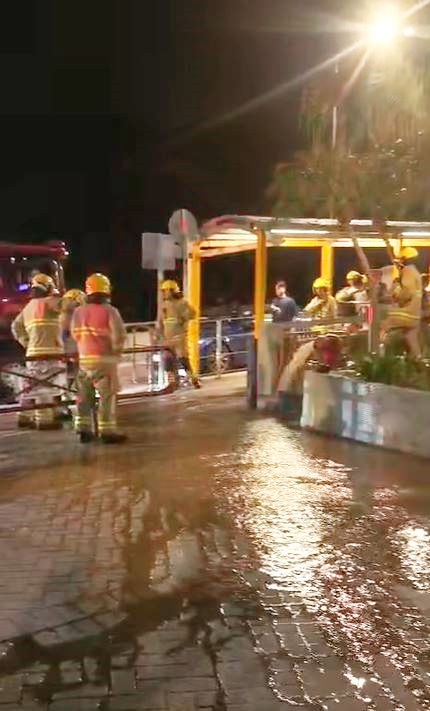 消防開街喉。FB：Chun Tung Chow@柴灣小西灣關注組