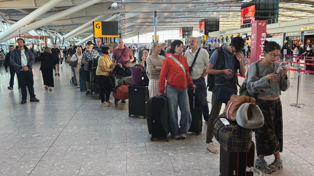 英國機場系統兩周內第2次發生問題。 美聯社 英國機場系統兩周內第2次發生問題。 美聯社