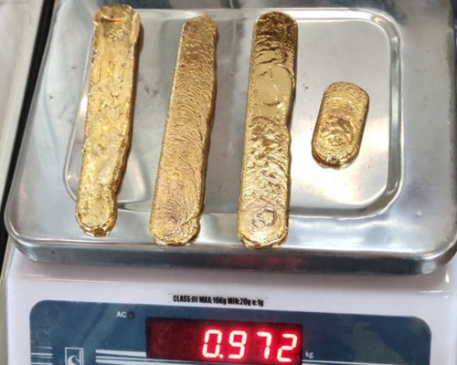 4條金條重達972克市值達6萬美金(47萬港元)。網圖