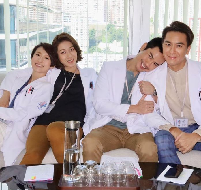 Linda和馬國明、鄭嘉穎及周家怡主演《星空下的仁醫》大受歡迎。