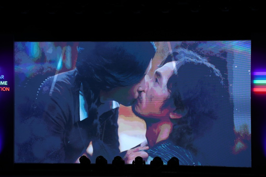 陳豪與與太太陳茵媺（Aimee）在劇集《羅密歐與祝英台》中激吻片段最為搶眼。