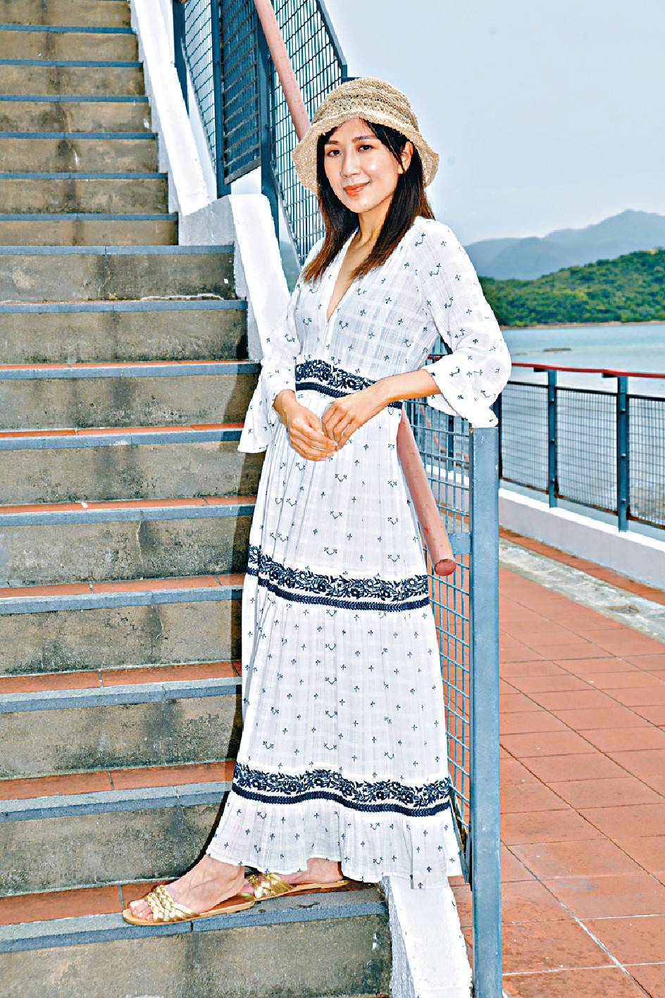 ■黃智雯一身休閒打扮，她笑言希望拍完劇可以休息。