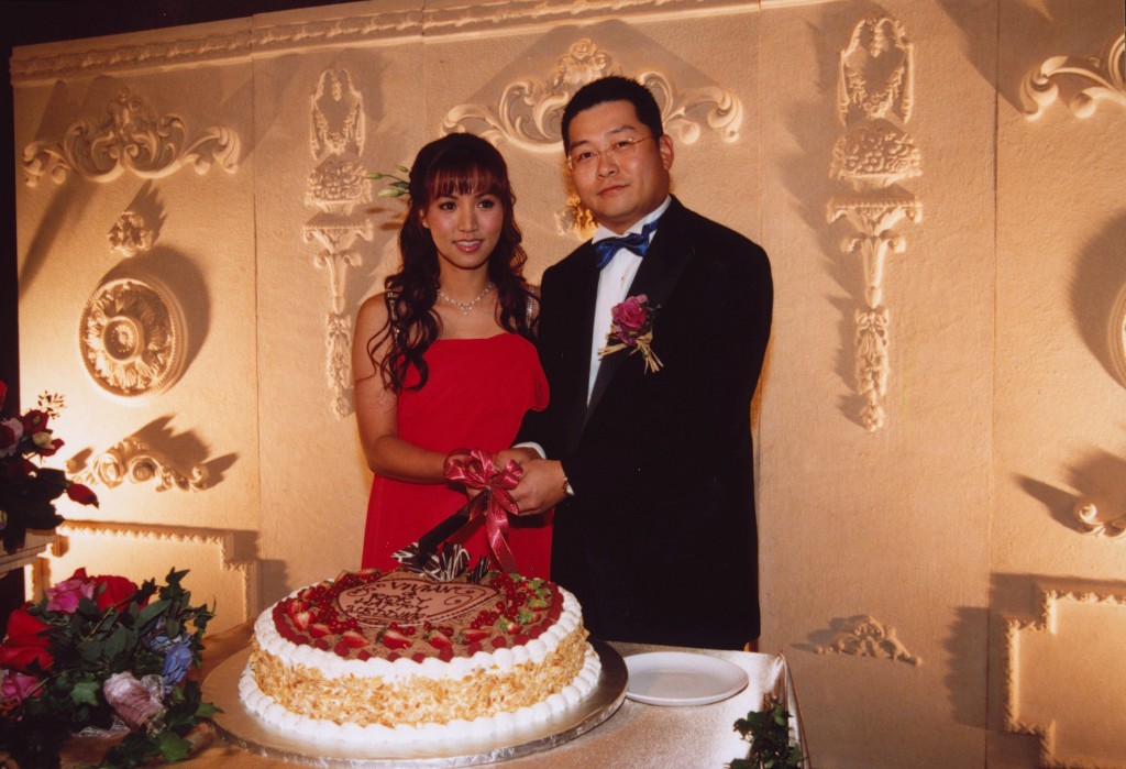 黎瑞恩与金利来太子爷曾智明于2002年结婚。