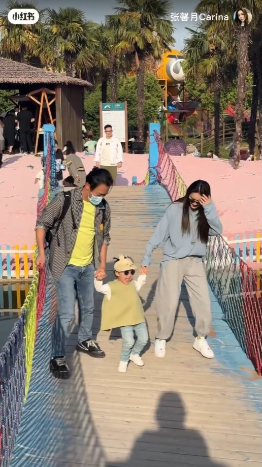 林峯与张馨月经常带女儿Luna去旅行游玩。