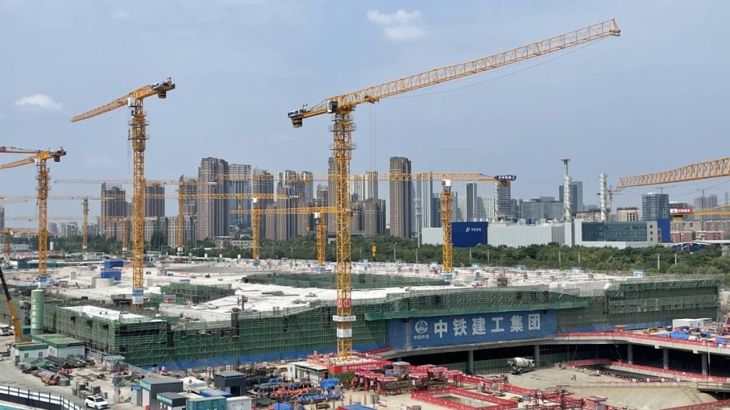 國家統計局今日公布,第二季GDP年增6.3%。(新華社)