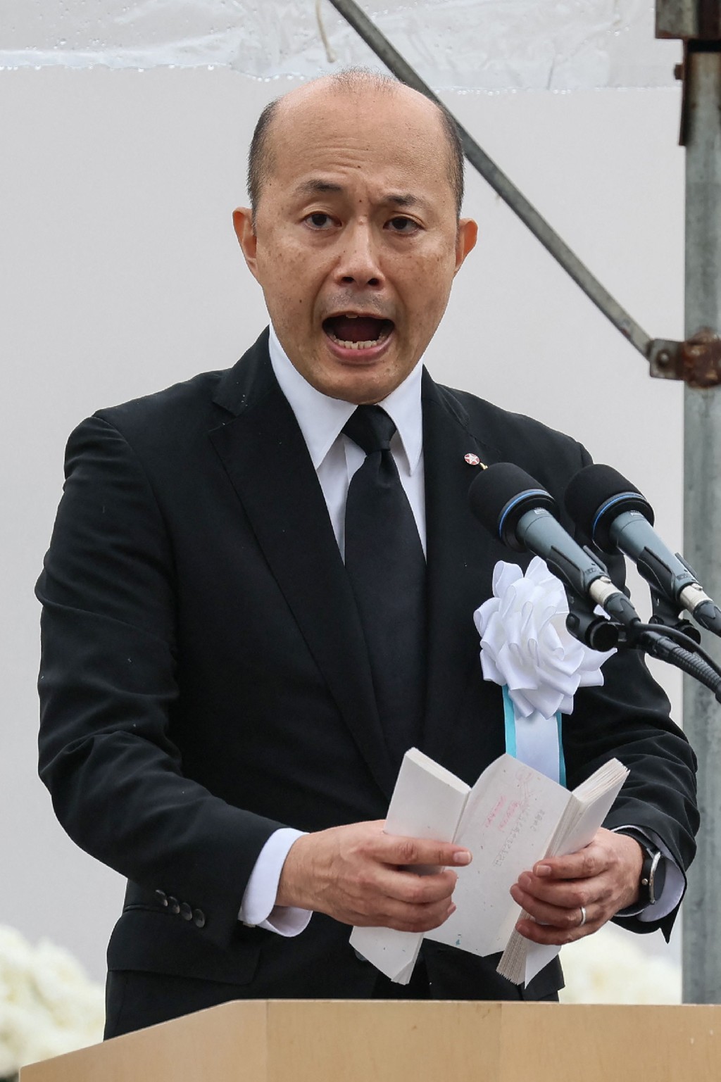 長崎市長鈴木史朗呼籲全球立即停止武裝衝突。法新社 長崎市長鈴木史朗呼籲全球立即停止武裝衝突。法新社