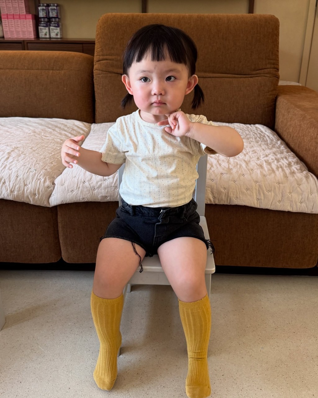 Sucy難得坐定定影相。 Sucy難得坐定定影相。