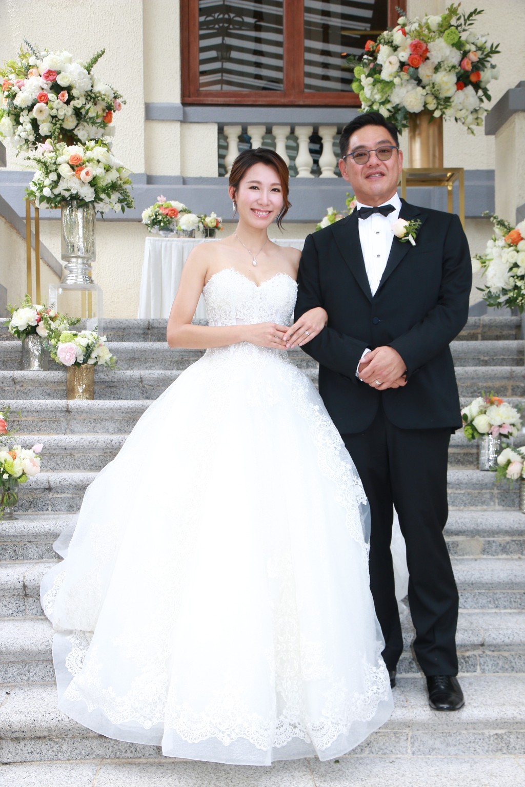 李美慧于2018年与百亿富商曾文豪结婚。