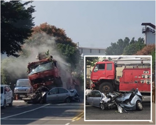 雲梯車最後壓在兩輛汽車上才停住。
