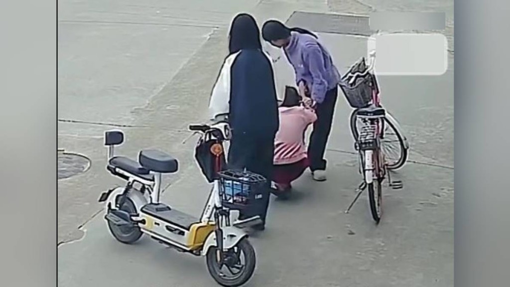 福建2名初中女生扶起跌倒的婦人，遭對方索賠逾22萬人民幣。中安在線