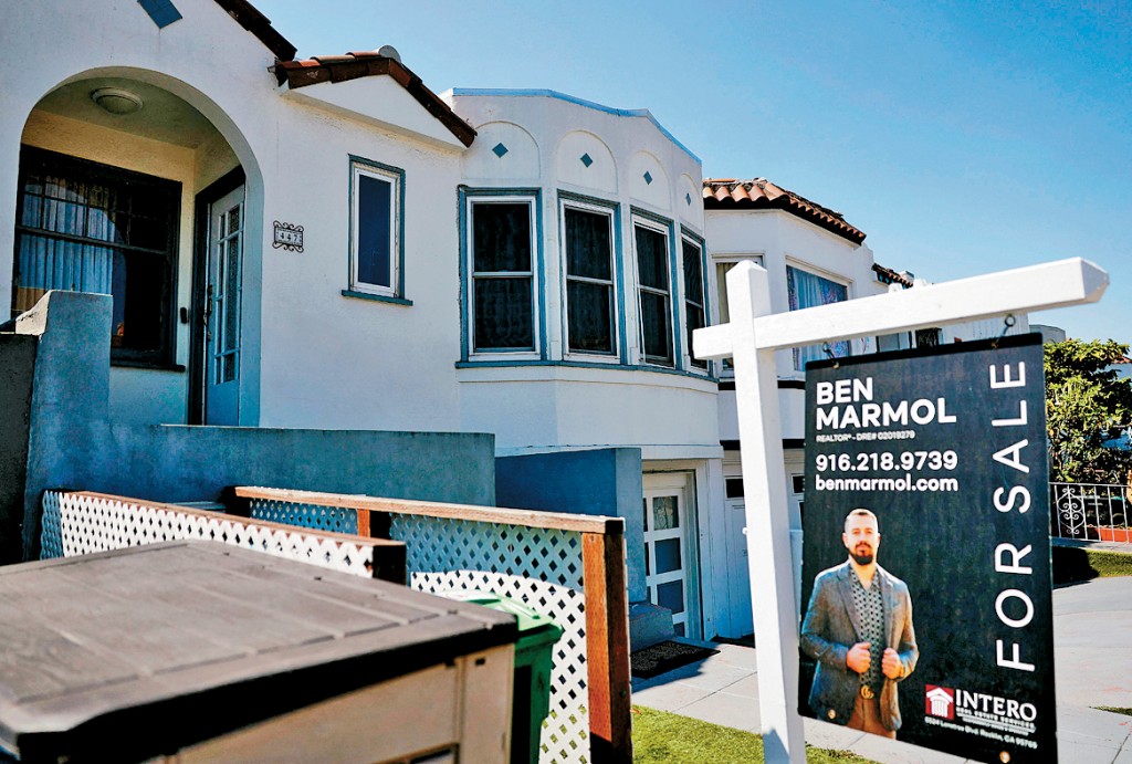 加州洛杉磯一棟待售的獨立屋。