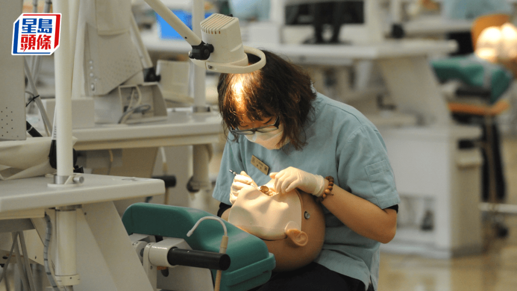 当局搁置牙医须服务公营机构一定年期规定。资料图片