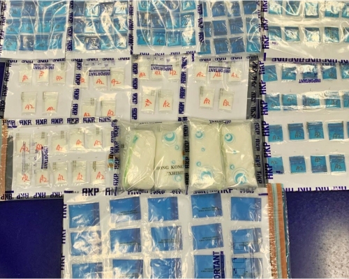 警方今日凌晨在牛頭角一個單位內檢獲市價約1百萬的K仔,並拘捕一名17歲女童。警方圖片