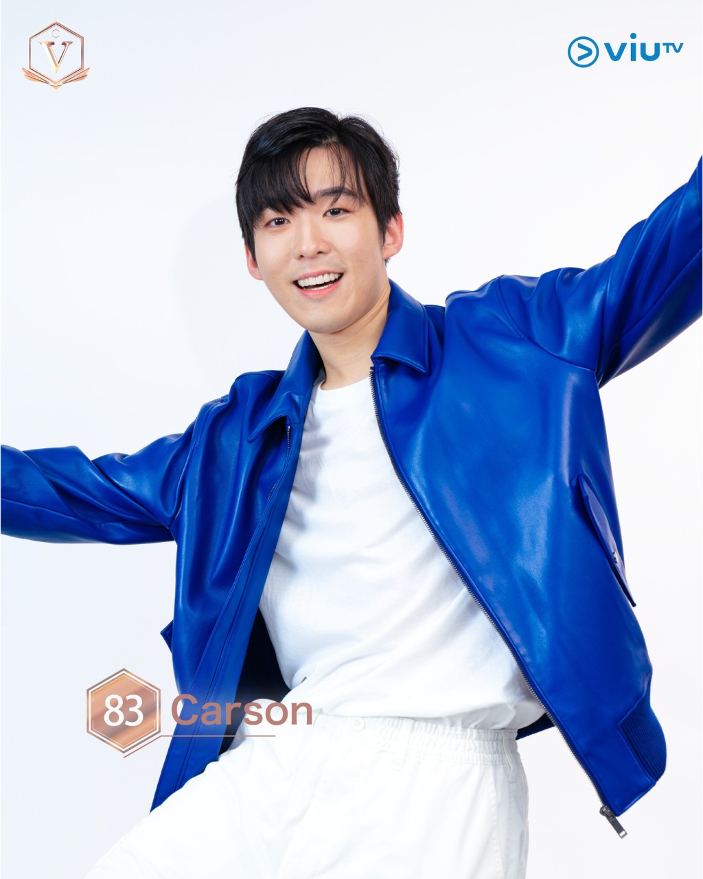 李嘉俊(Carson) 年齡: 27 職業:自由工作者 擅長:唱歌 IG:carson_mnl