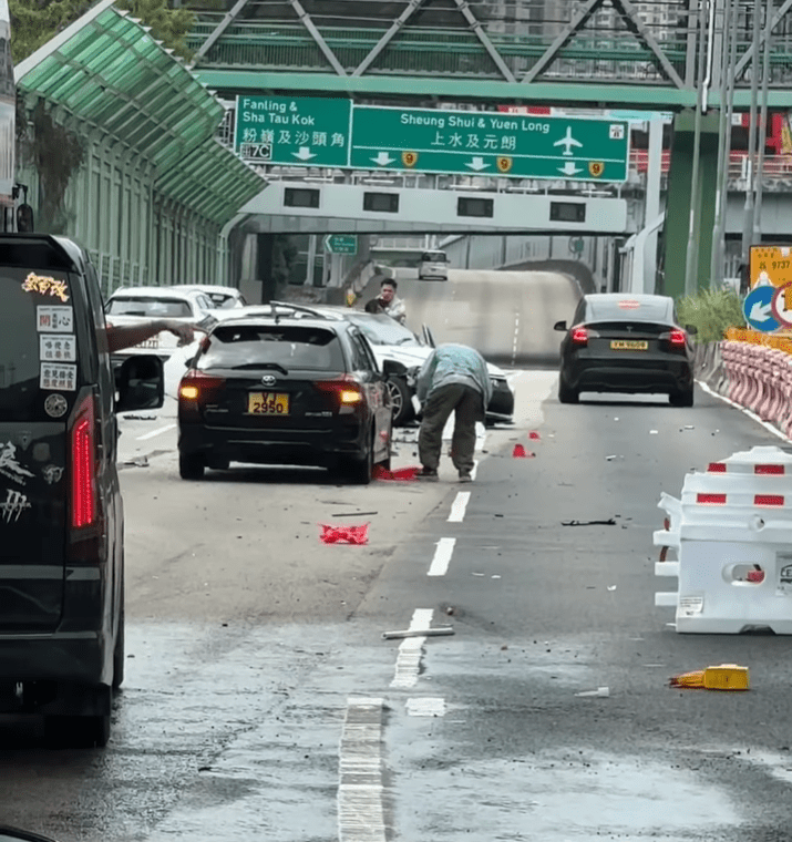 粉嶺公路發生交通事故。fb：上水人大聯盟