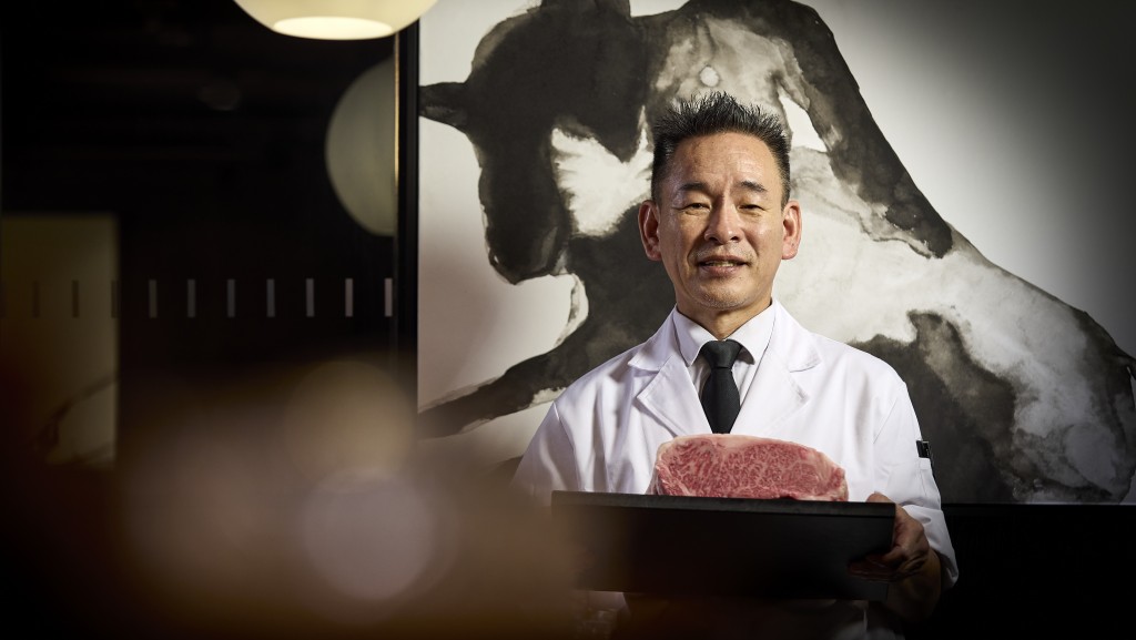 日籍主廚長谷川倫紀先生，更有超過45年的廚藝史。