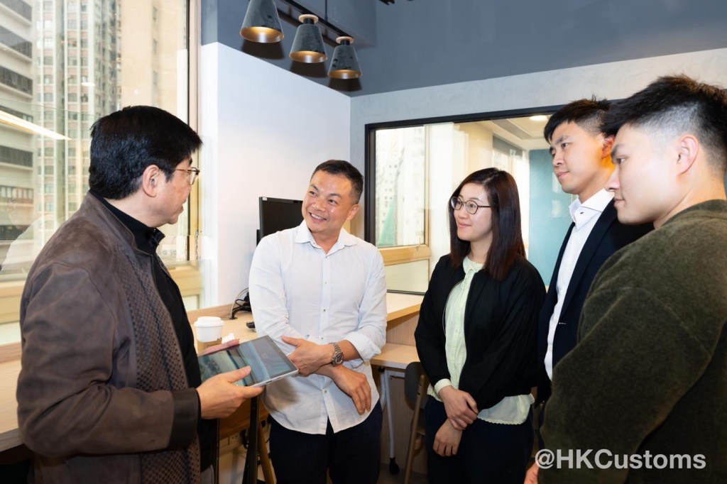 除了海關版權及商標調查科人員外，工作坊亦匯聚了各調查科系及資訊科技科代表。