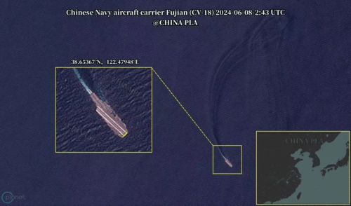 衛星圖顯示，福建艦在海上高速「倒行」。