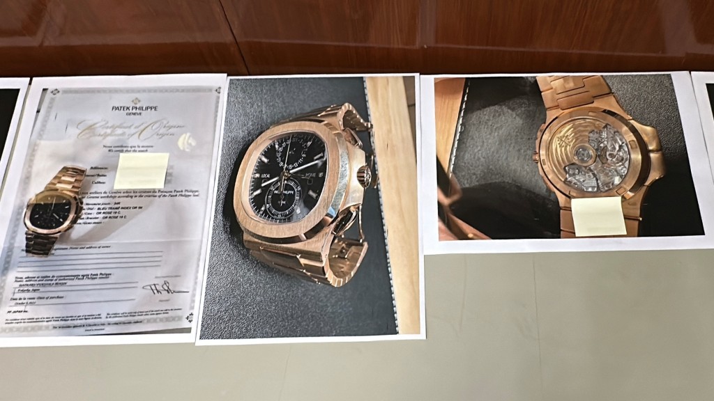 警方起回的是一隻百達翡麗名錶,事主早前曾稱該錶約值204萬元。 警方起回的是一隻百達翡麗名錶,事主早前曾稱該錶約值204萬元。