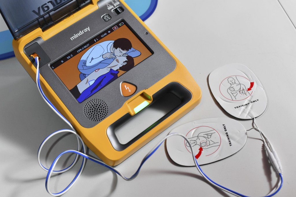 公眾如何找到AED機及是否懂得使用，須雙管齊下推動AED普及化。資料圖片