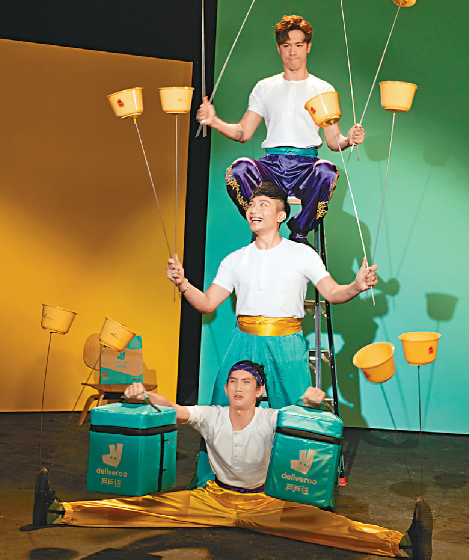 ■Stanley、阿Dee及Lokman玩叠罗汉转碗，认真搞笑。
