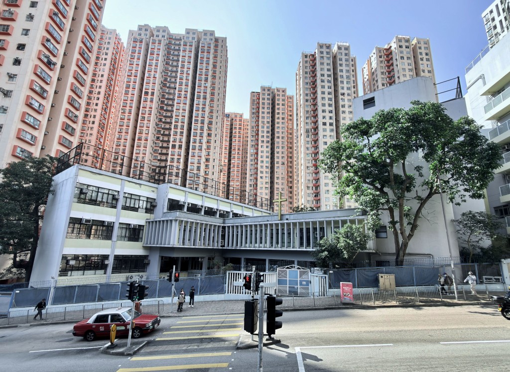 彩霞道地皮批建1座30層高大廈。 彩霞道地皮批建1座30層高大廈。