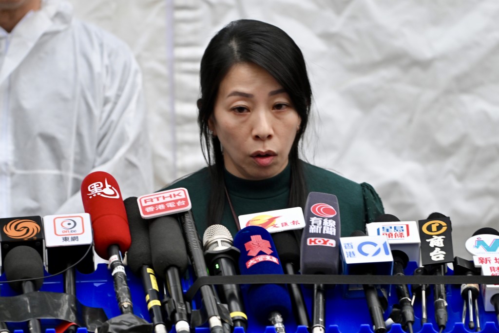 警務處傷亡查詢中心主管曾淑賢指,截至下午4時,目前有146人死亡79人受傷。 警務處傷亡查詢中心主管曾淑賢指,截至下午4時,目前有146人死亡79人受傷。