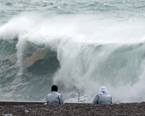 形容海貝思是61年來最恐怖颱風，日或疏散500萬人。AP