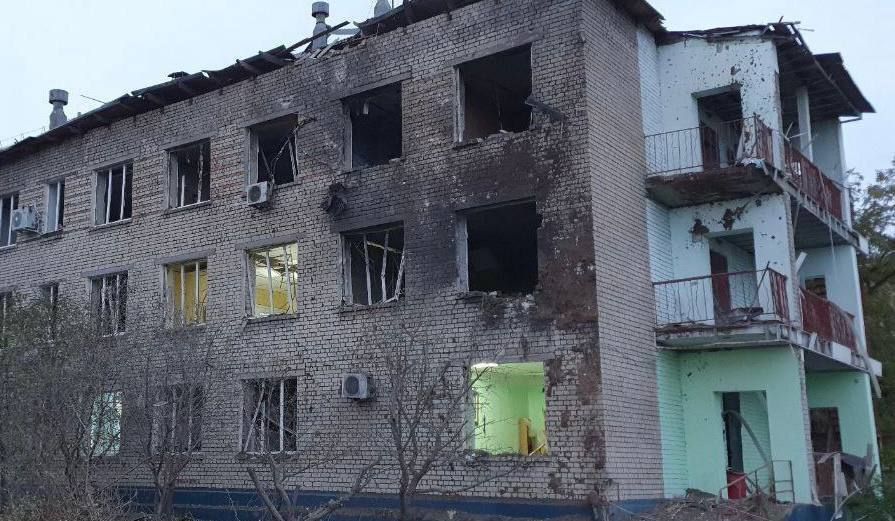 札波羅熱被俄軍轟炸，醫療機構及民宅都被擊中。路透