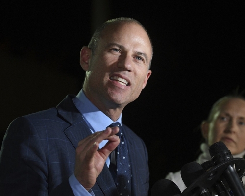 艷星丹尼爾斯的辯護律師阿韋納蒂昨日涉家暴被捕。AP